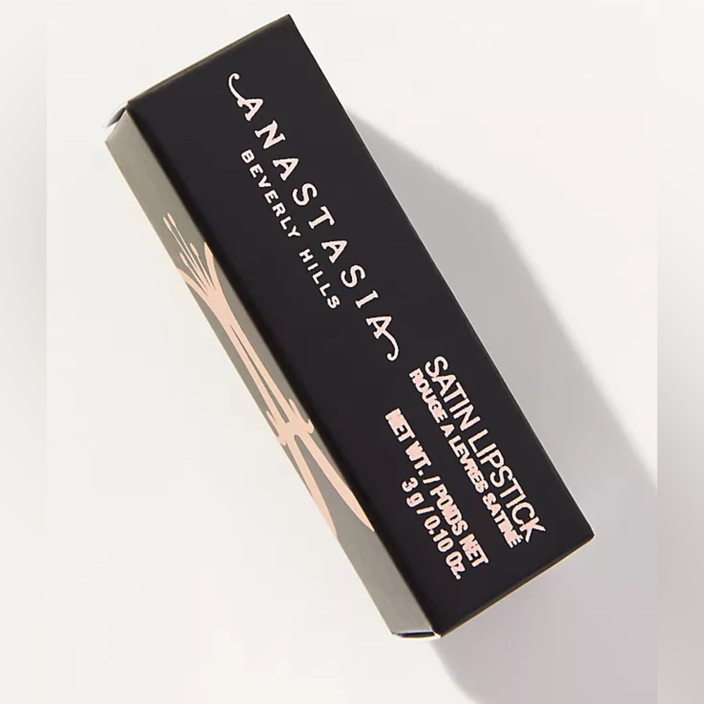 0266 - Anastasia Beverly Hills Satin Lipstick in Black and Gold Box